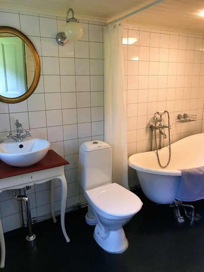 Bed and Breakfast Sjoebacken Gard Lerdala Экстерьер фото